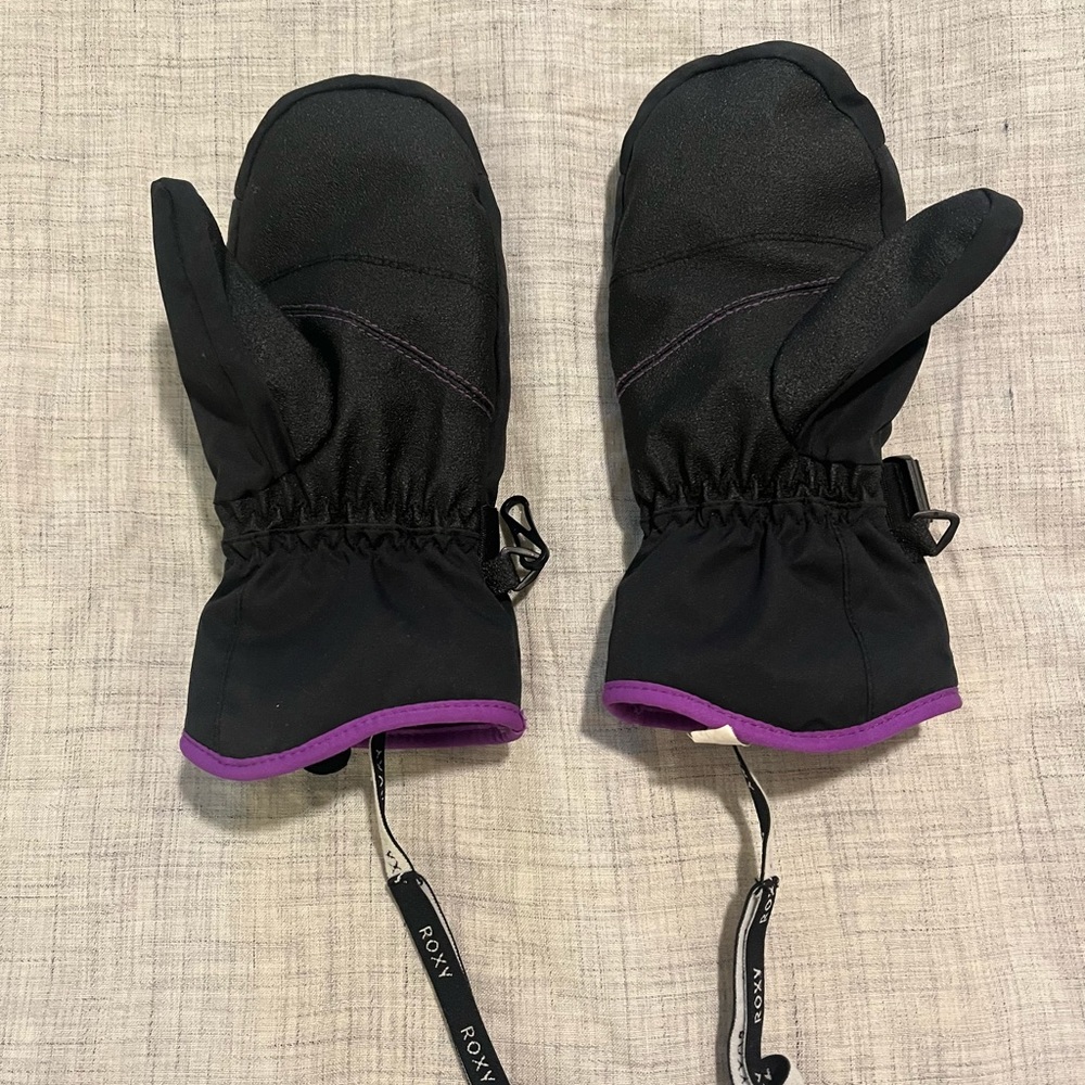 Roxy girls snowboard & ski mittens, size M.